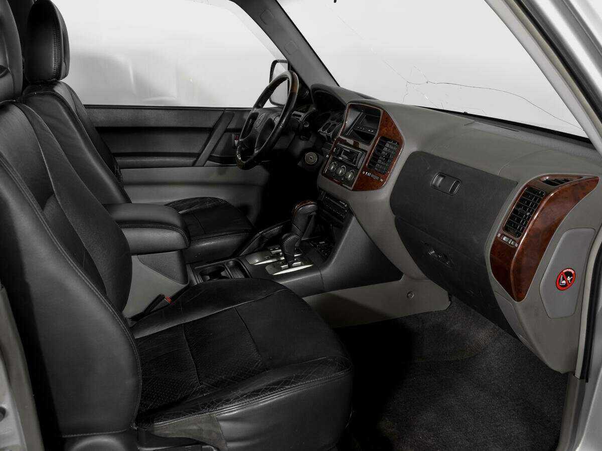 Mitsubishi Pajero с пробегом — 2004 год. Фото: #8
