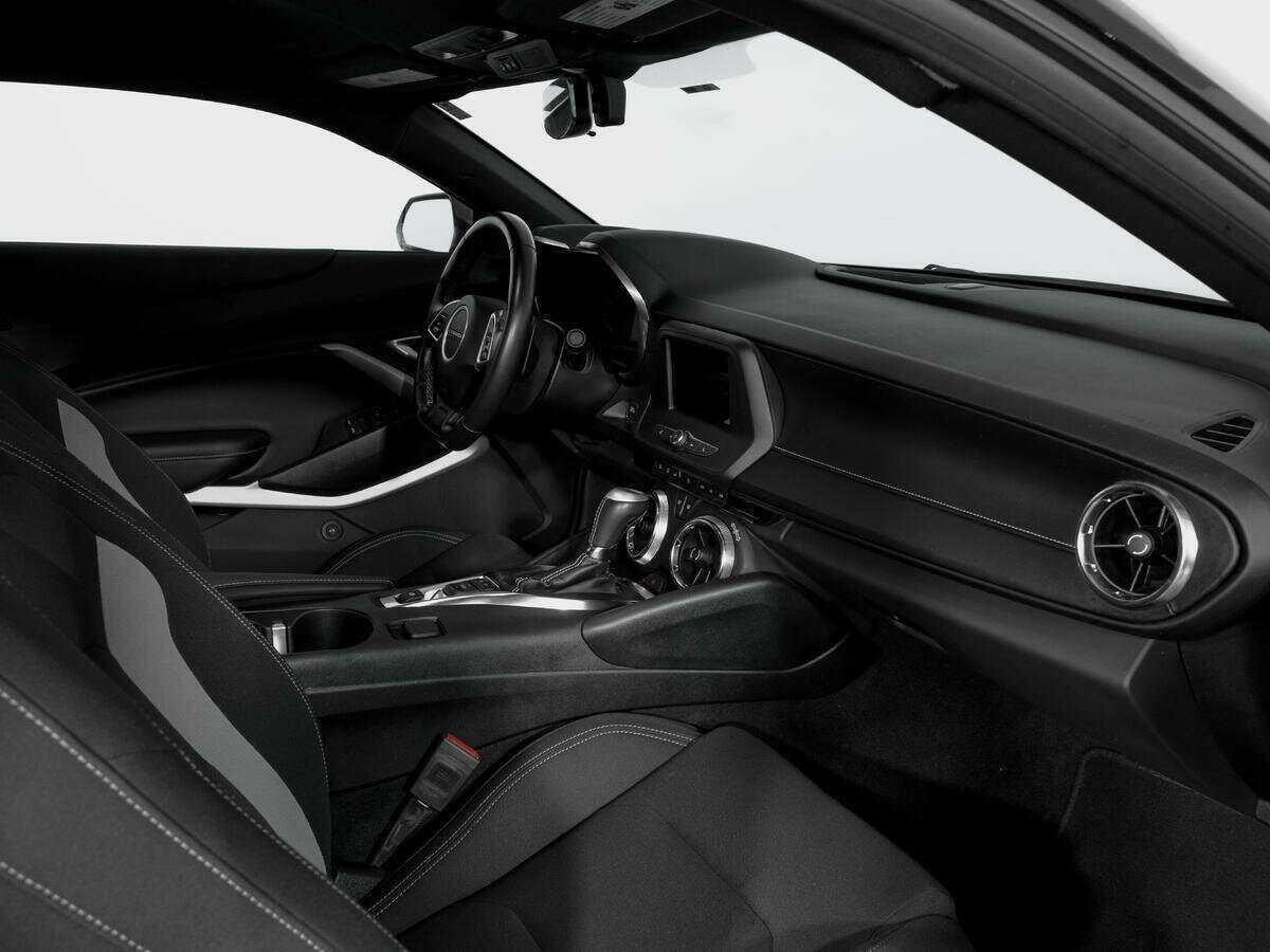 Chevrolet Camaro с пробегом — 2022 год. Фото: #8