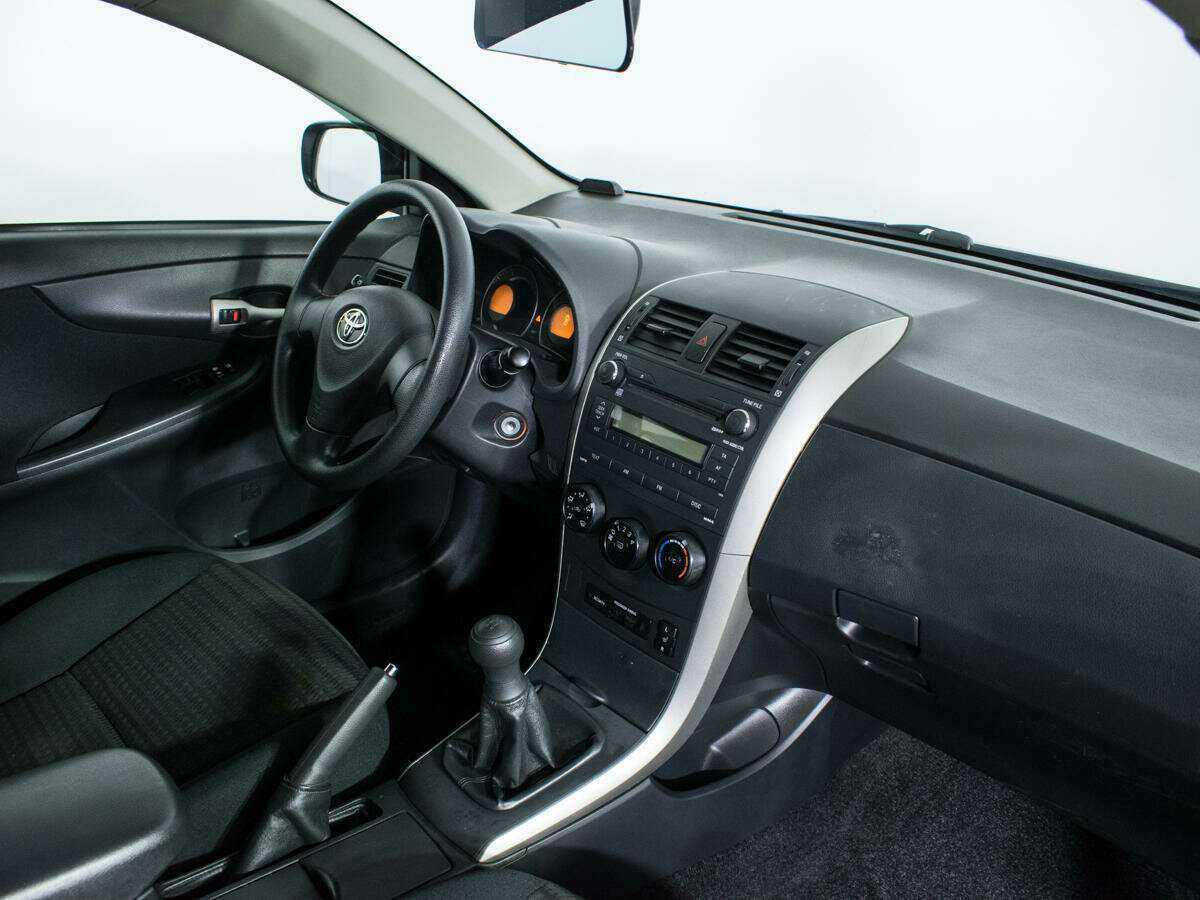 Toyota Corolla с пробегом — 2006 год. Фото: #8