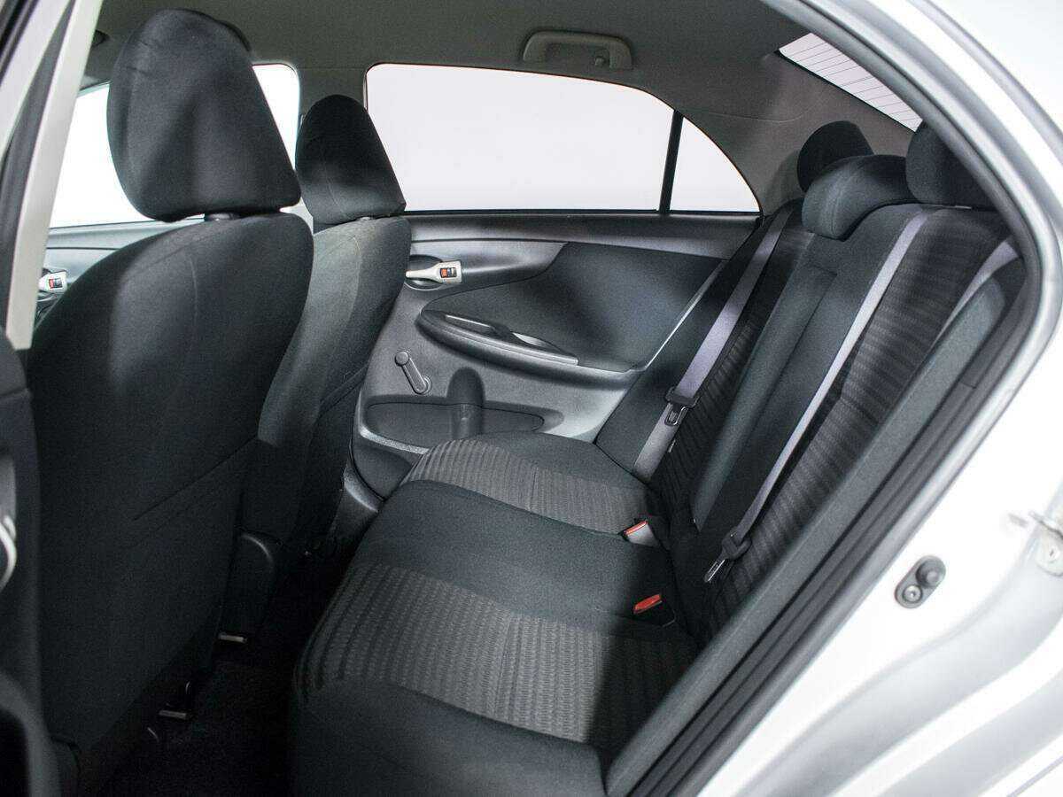 Toyota Corolla с пробегом — 2006 год. Фото: #9