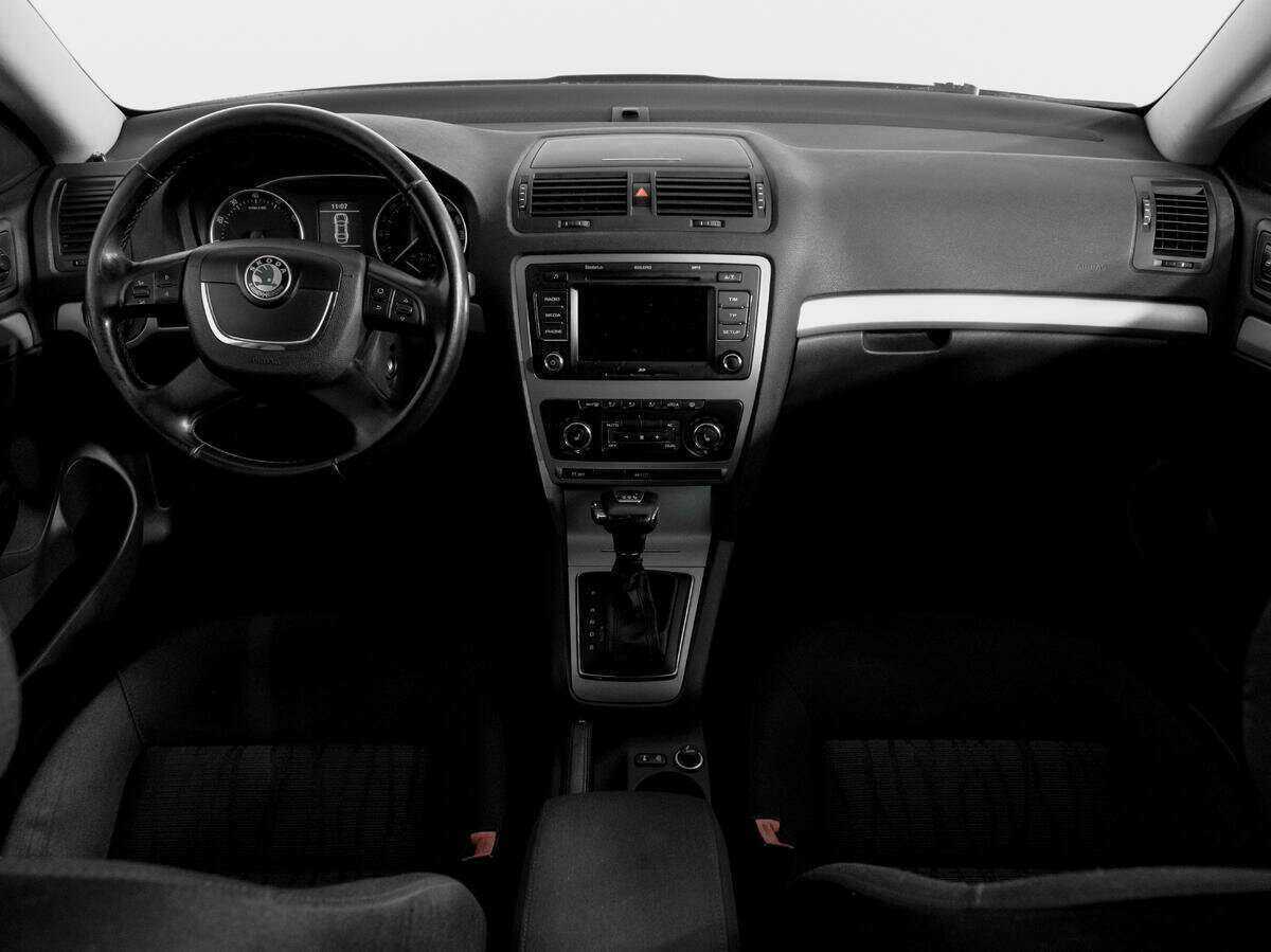 Skoda Octavia с пробегом — 2011 год. Фото: #11