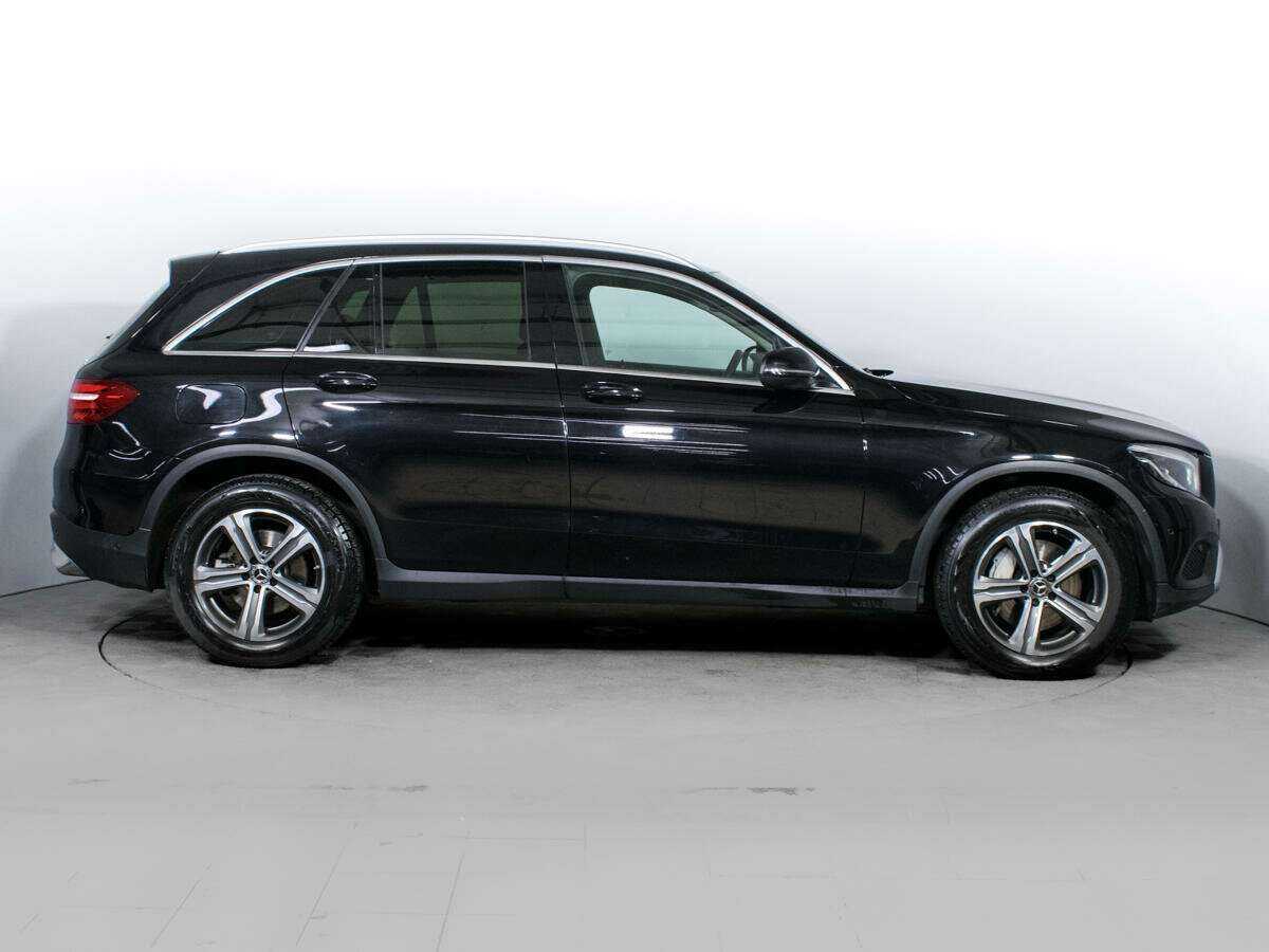 Mercedes-Benz GLC с пробегом — 2017 год. Фото: #3