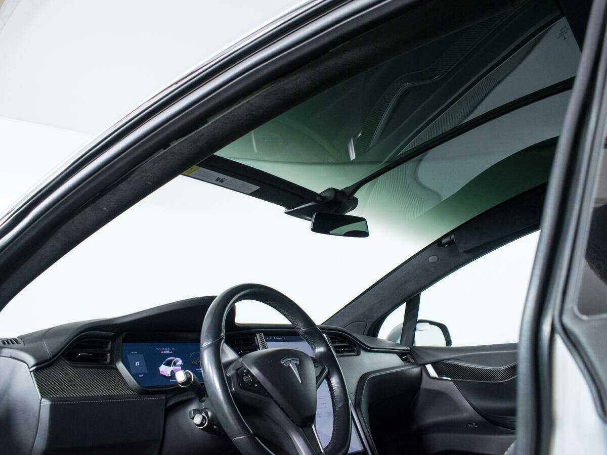 Tesla Model X с пробегом — 2018 год. Фото: #14