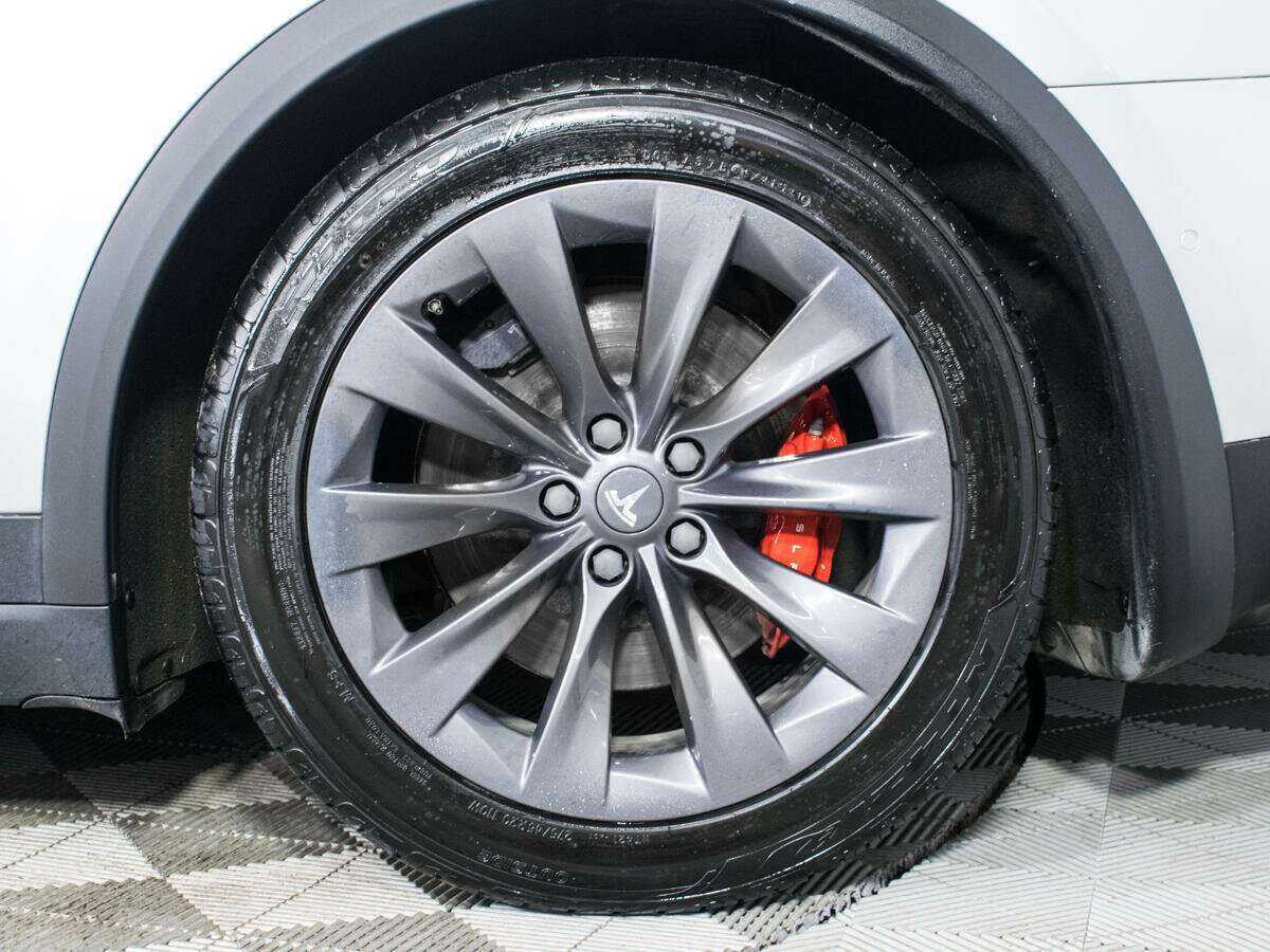 Tesla Model X с пробегом — 2018 год. Фото: #20