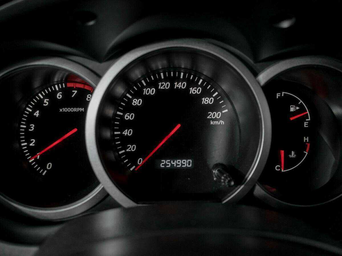 Suzuki Grand Vitara с пробегом — 2005 год. Фото: #10