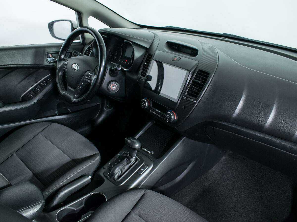 Kia Cerato с пробегом — 2015 год. Фото: #8