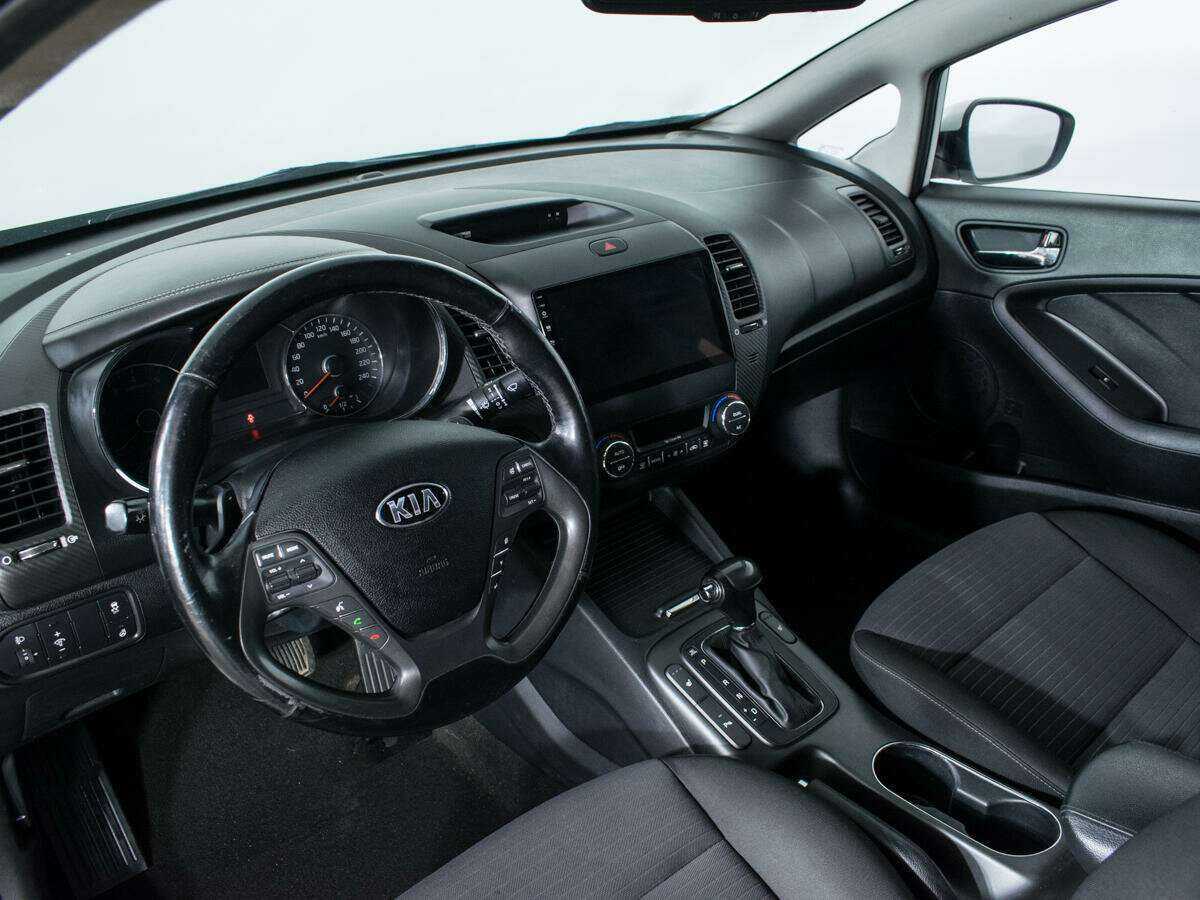 Kia Cerato с пробегом — 2015 год. Фото: #12