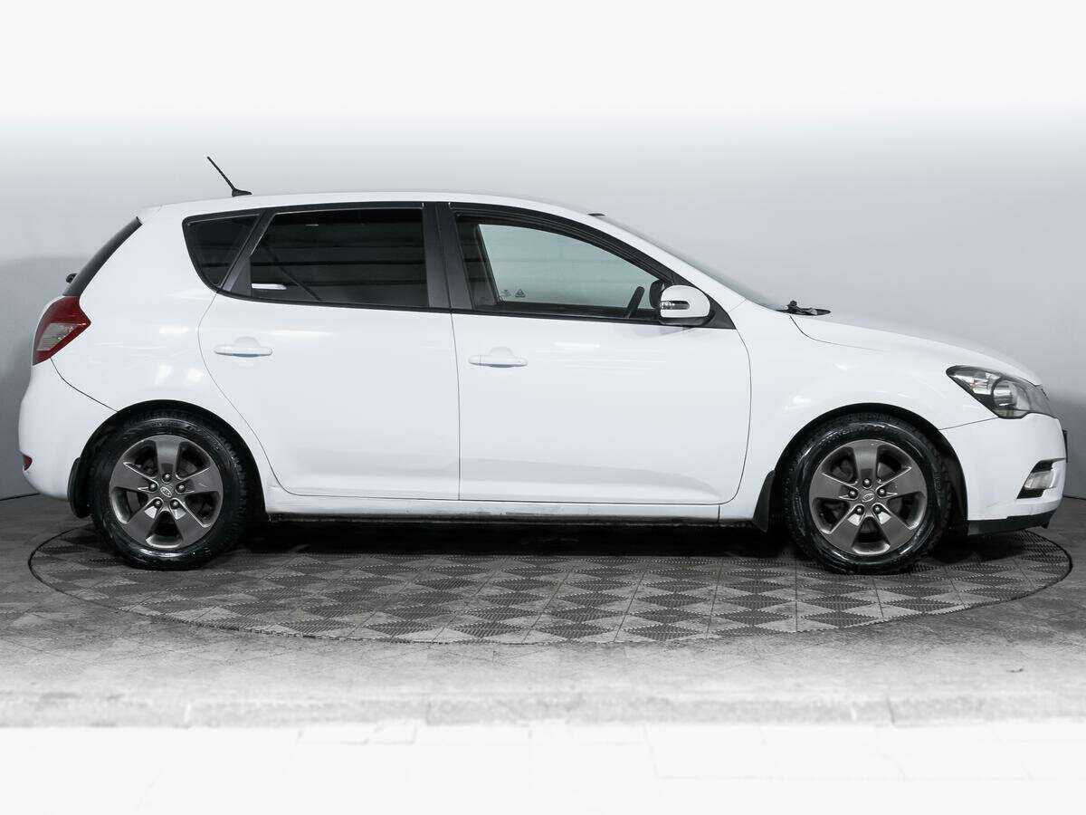 Kia Ceed с пробегом — 2010 год. Фото: #3