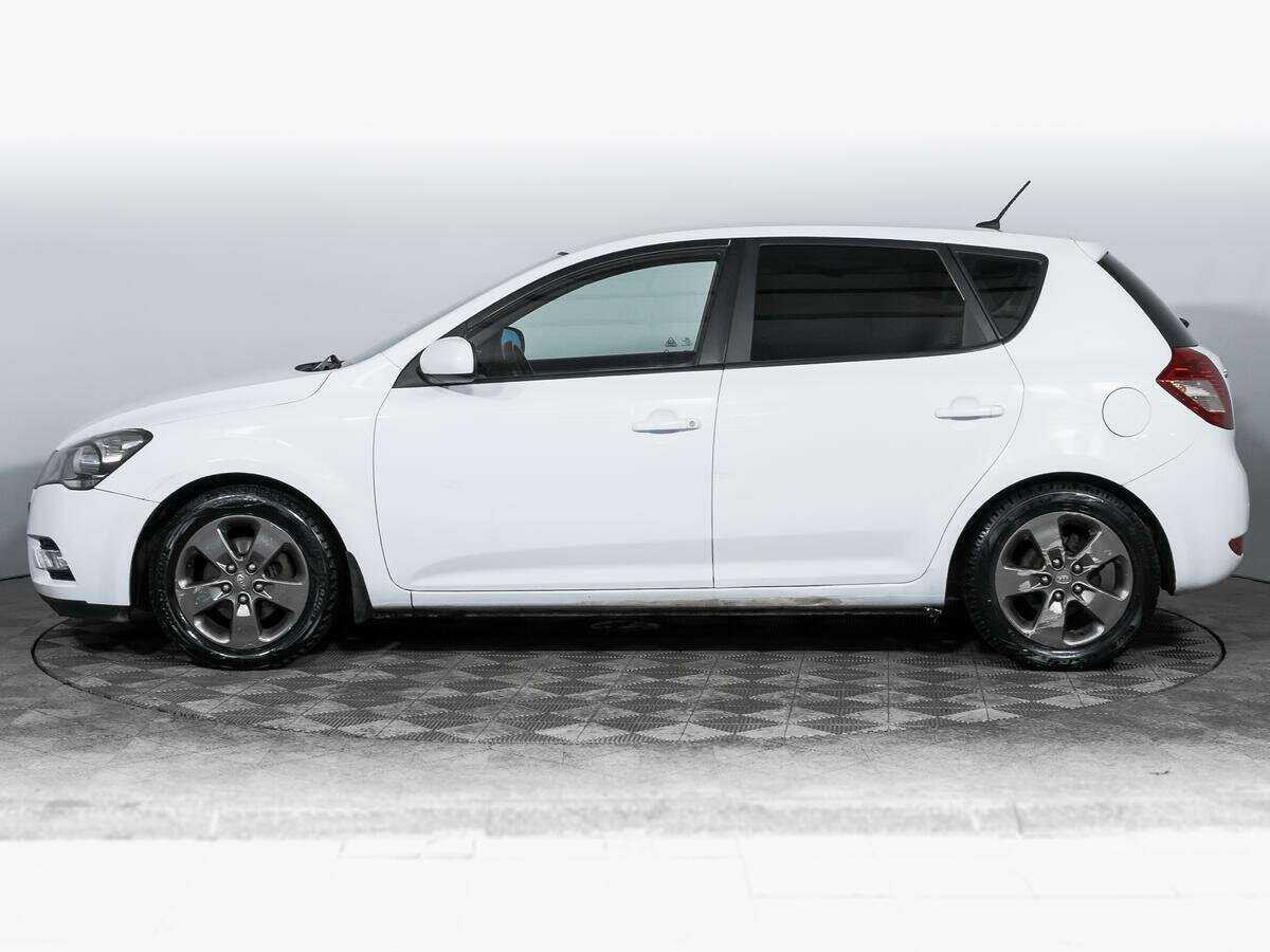 Kia Ceed с пробегом — 2010 год. Фото: #7