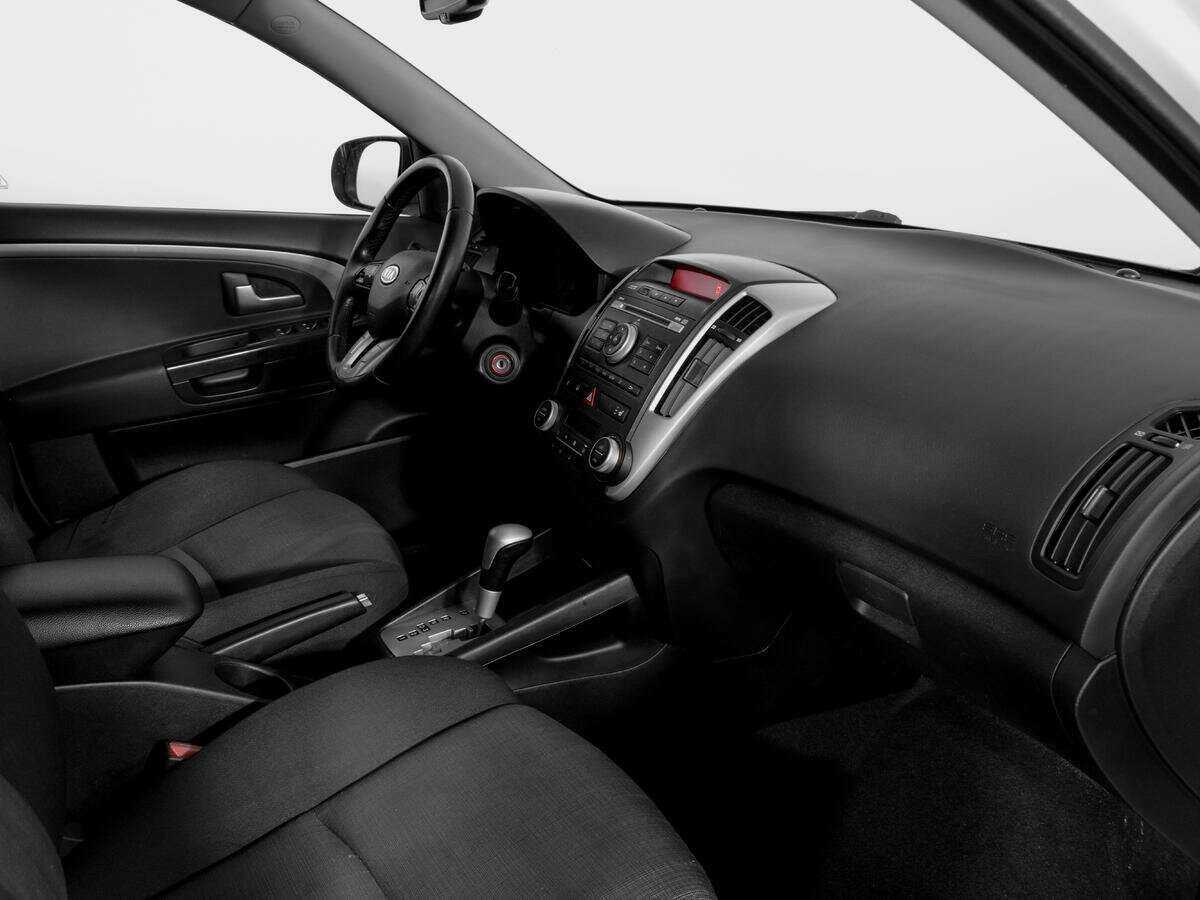 Kia Ceed с пробегом — 2010 год. Фото: #8