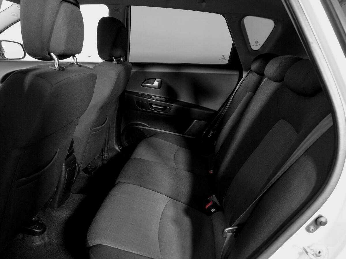 Kia Ceed с пробегом — 2010 год. Фото: #9