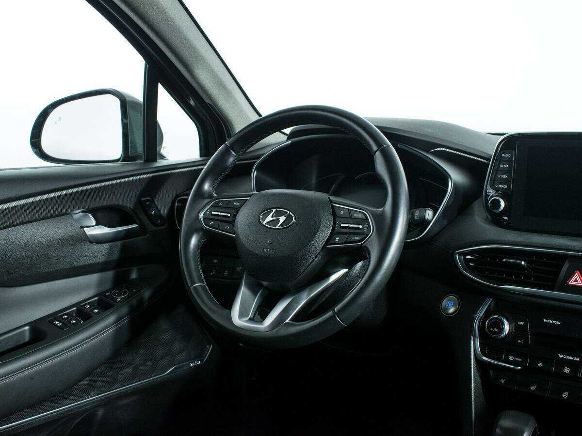 Hyundai Santa Fe с пробегом — 2018 год. Фото: #12