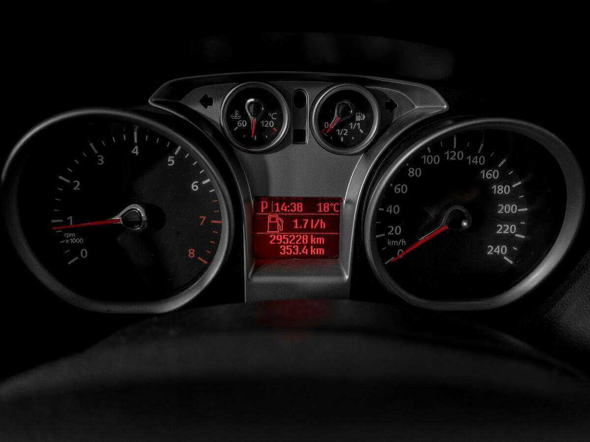 Ford Focus с пробегом — 2008 год. Фото: #10