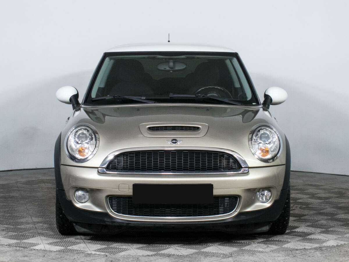 Mini Hatch с пробегом — 2010 год. Фото: #1