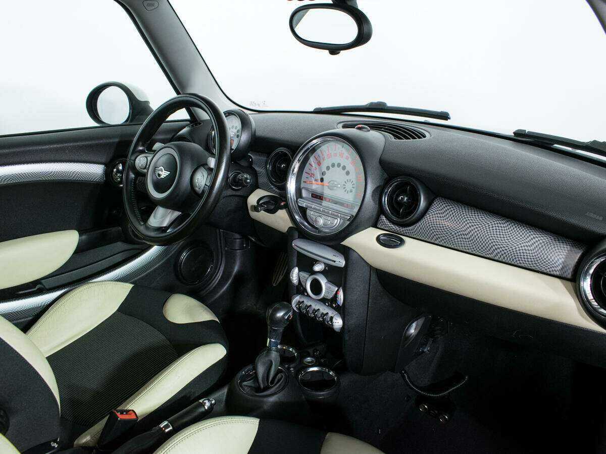 Mini Hatch с пробегом — 2010 год. Фото: #8