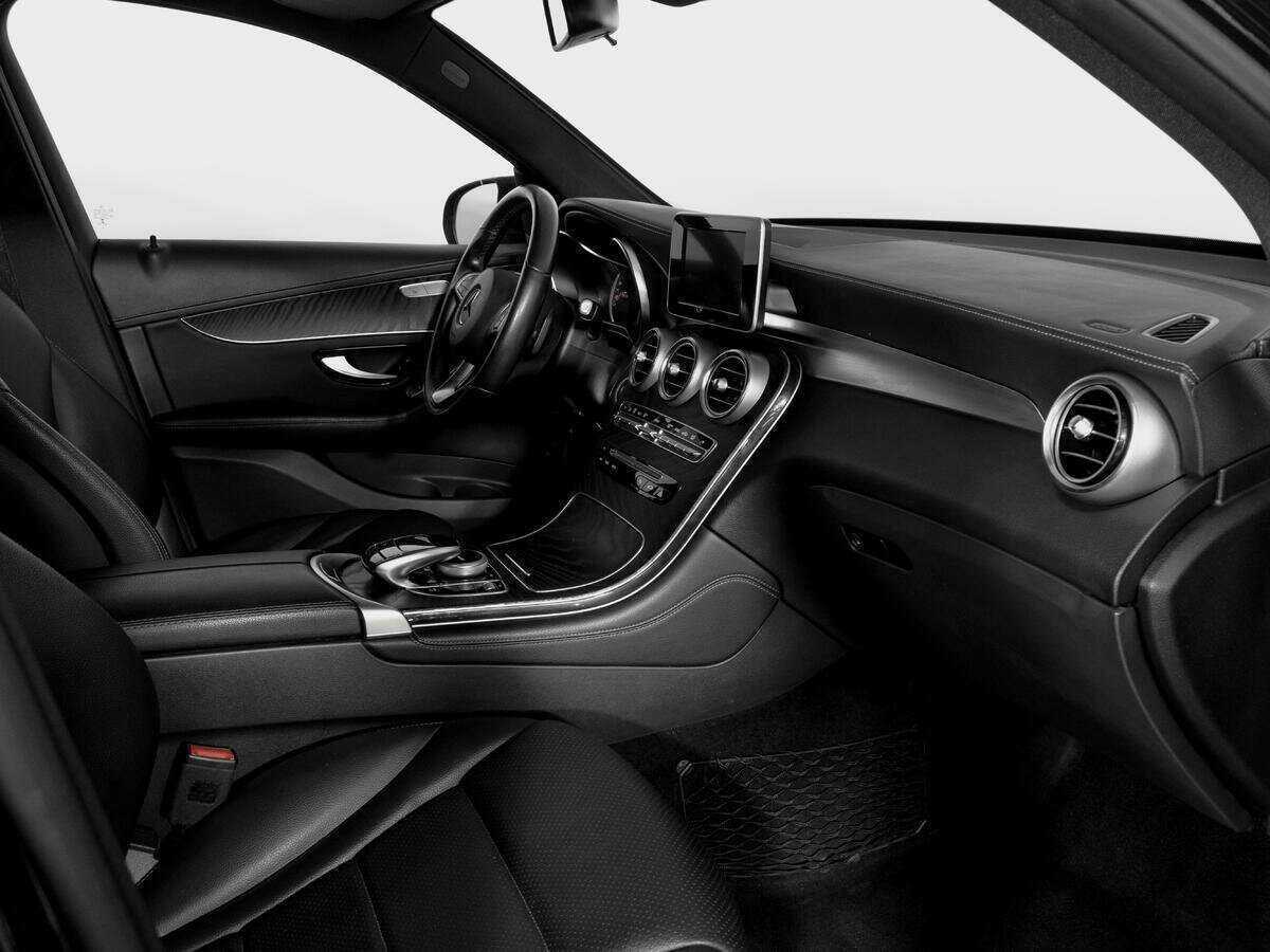 Mercedes-Benz GLC с пробегом — 2018 год. Фото: #8