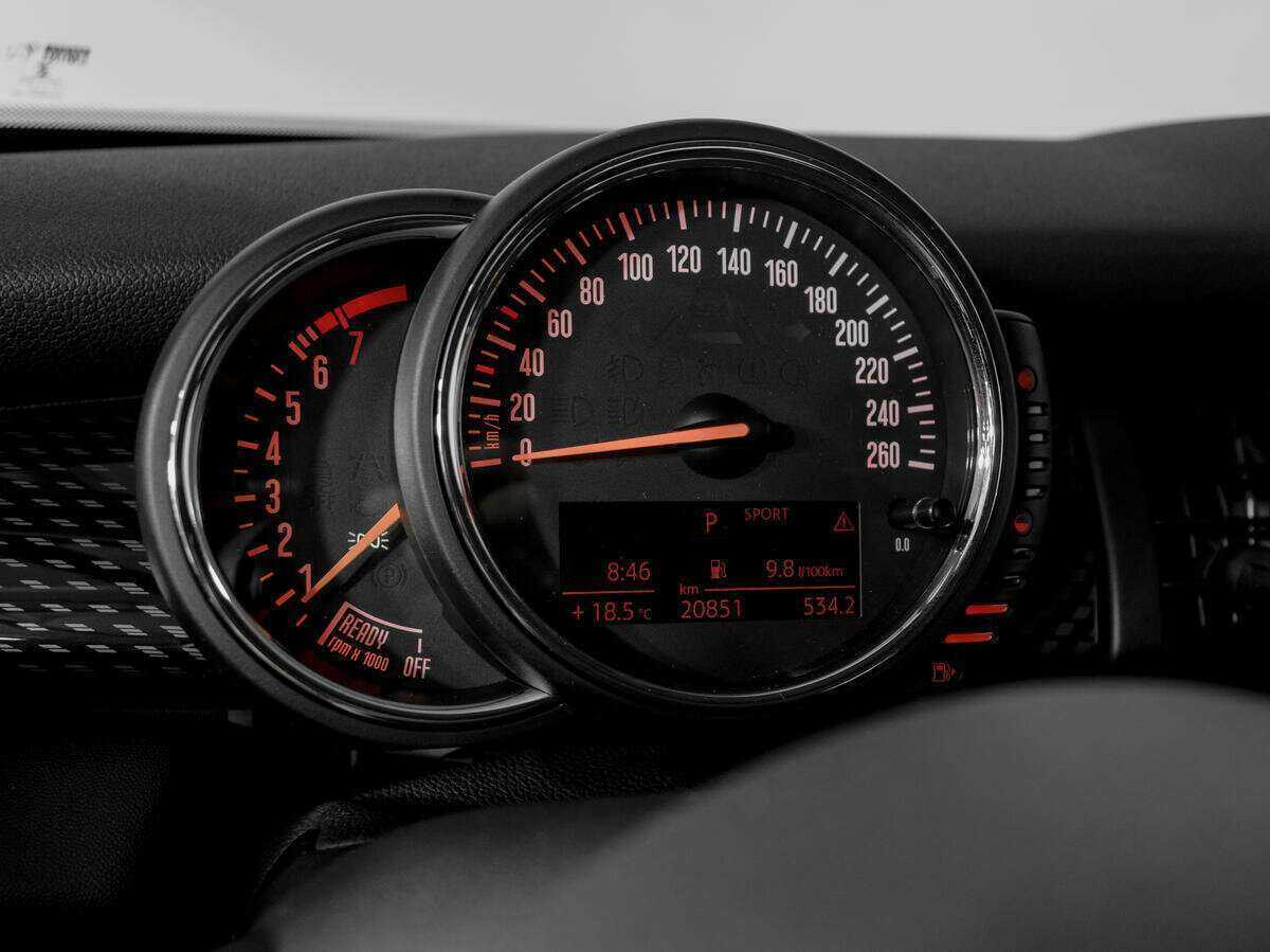 Mini Hatch с пробегом — 2014 год. Фото: #10