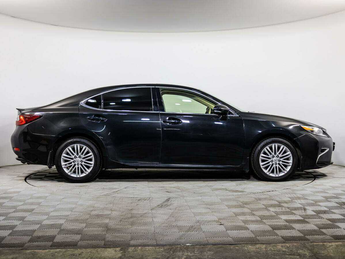 Lexus ES с пробегом — 2016 год. Фото: #2