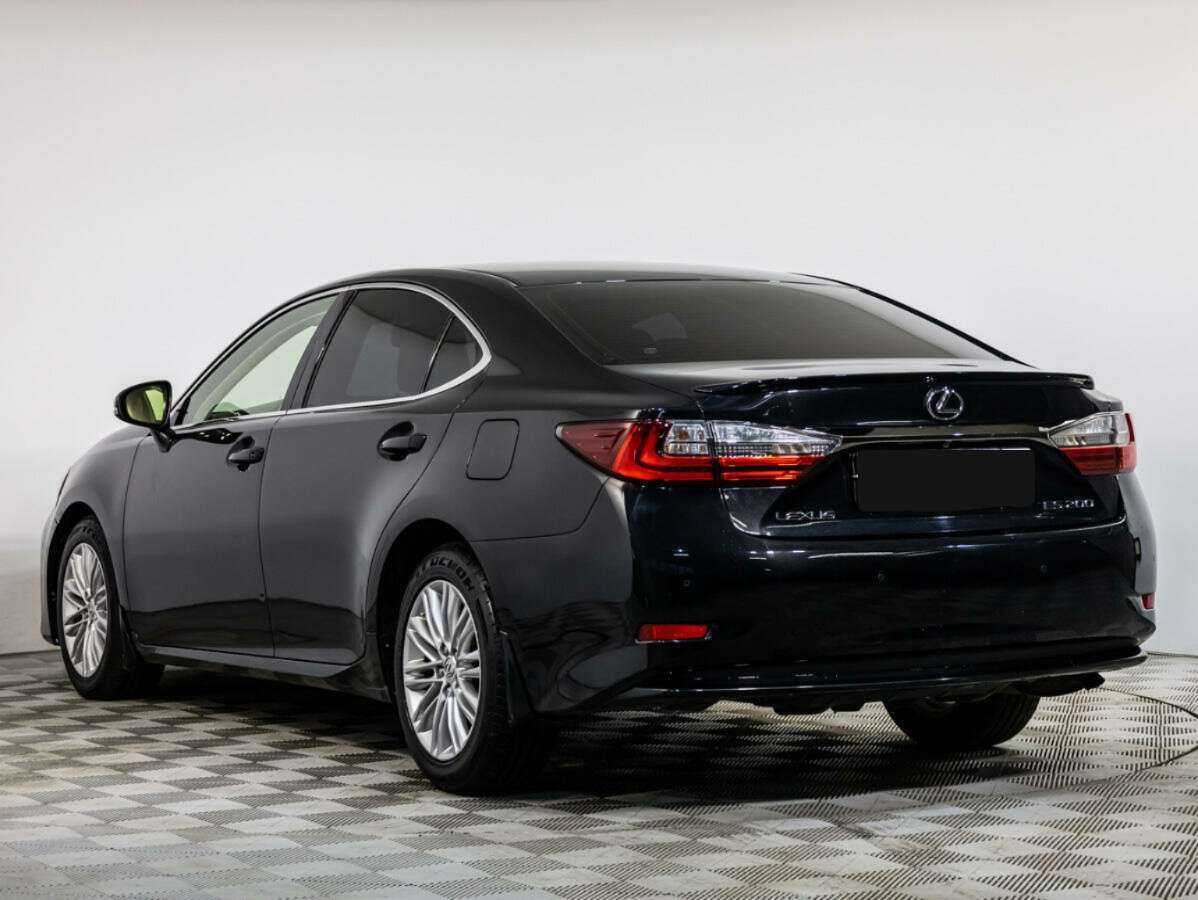 Lexus ES с пробегом — 2016 год. Фото: #5