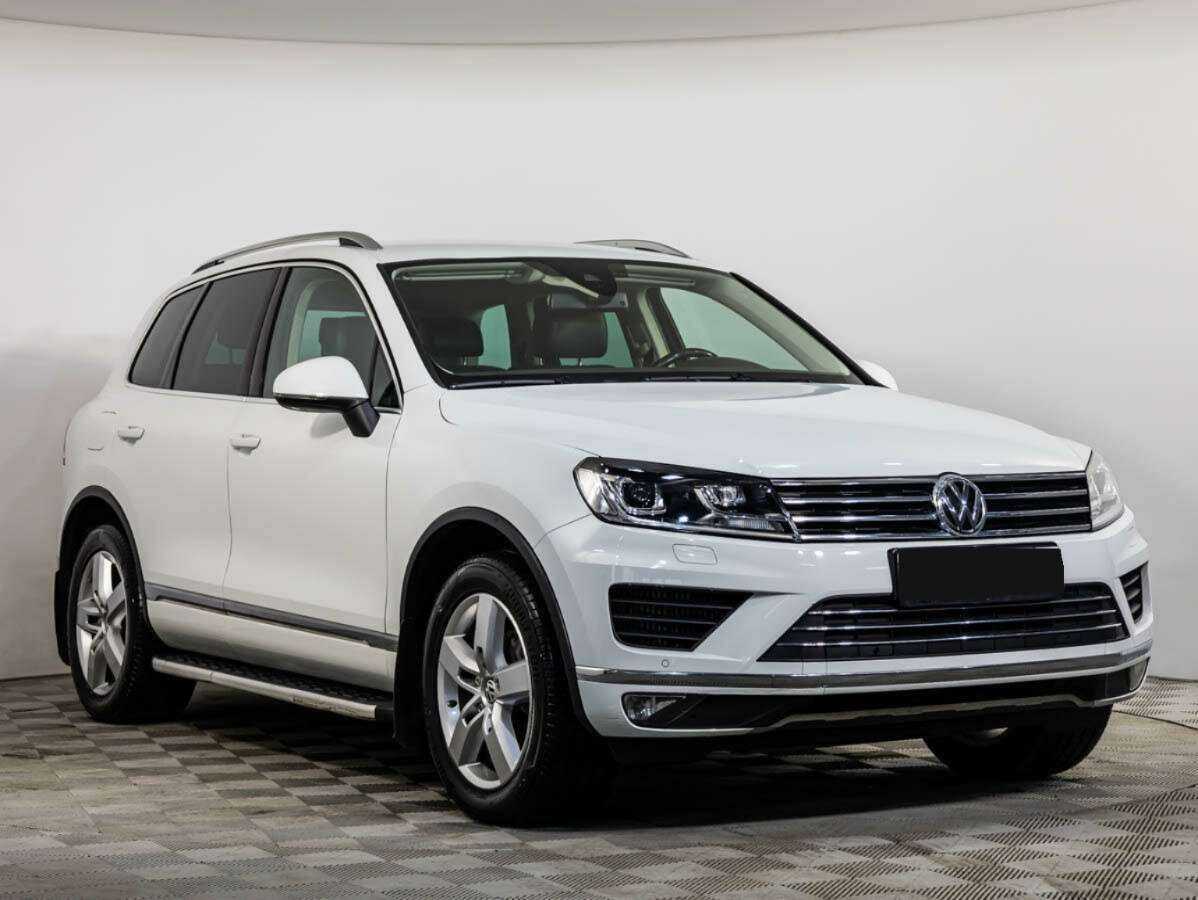 Volkswagen Touareg с пробегом — 2015 год. Фото: #1