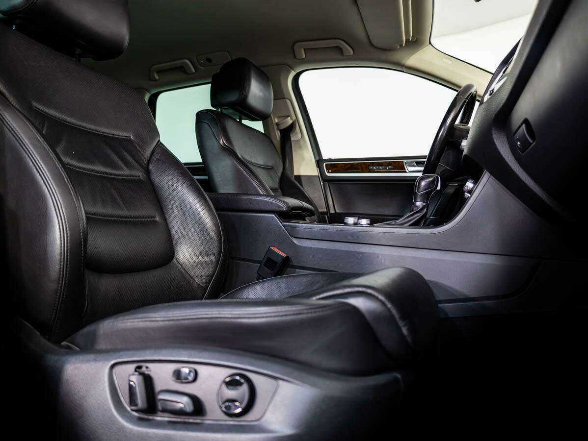 Volkswagen Touareg с пробегом — 2015 год. Фото: #10