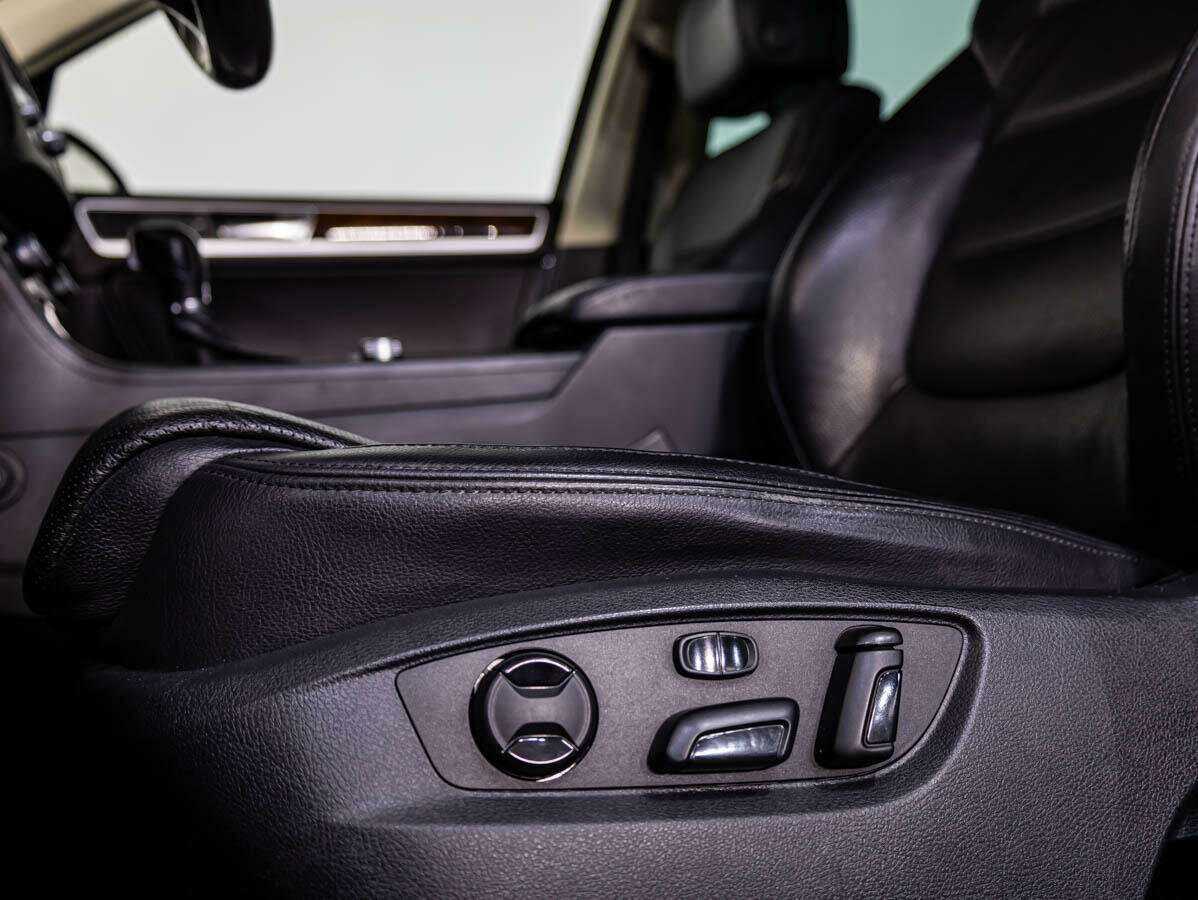 Volkswagen Touareg с пробегом — 2015 год. Фото: #15