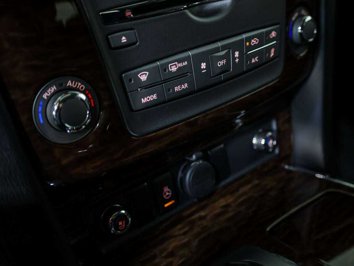 Nissan Patrol с пробегом — 2010 год. Фото: #14