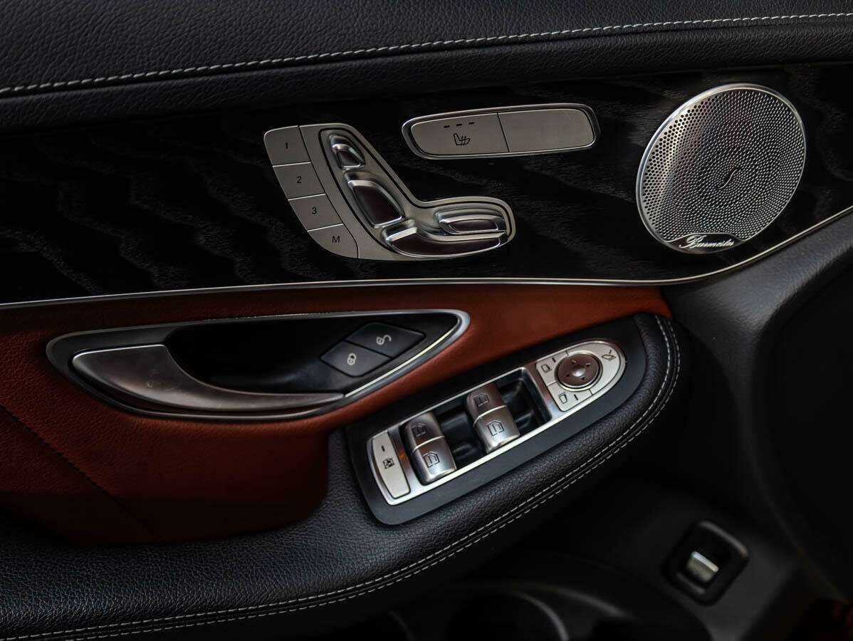 Mercedes-Benz GLC Coupe с пробегом — 2017 год. Фото: #16