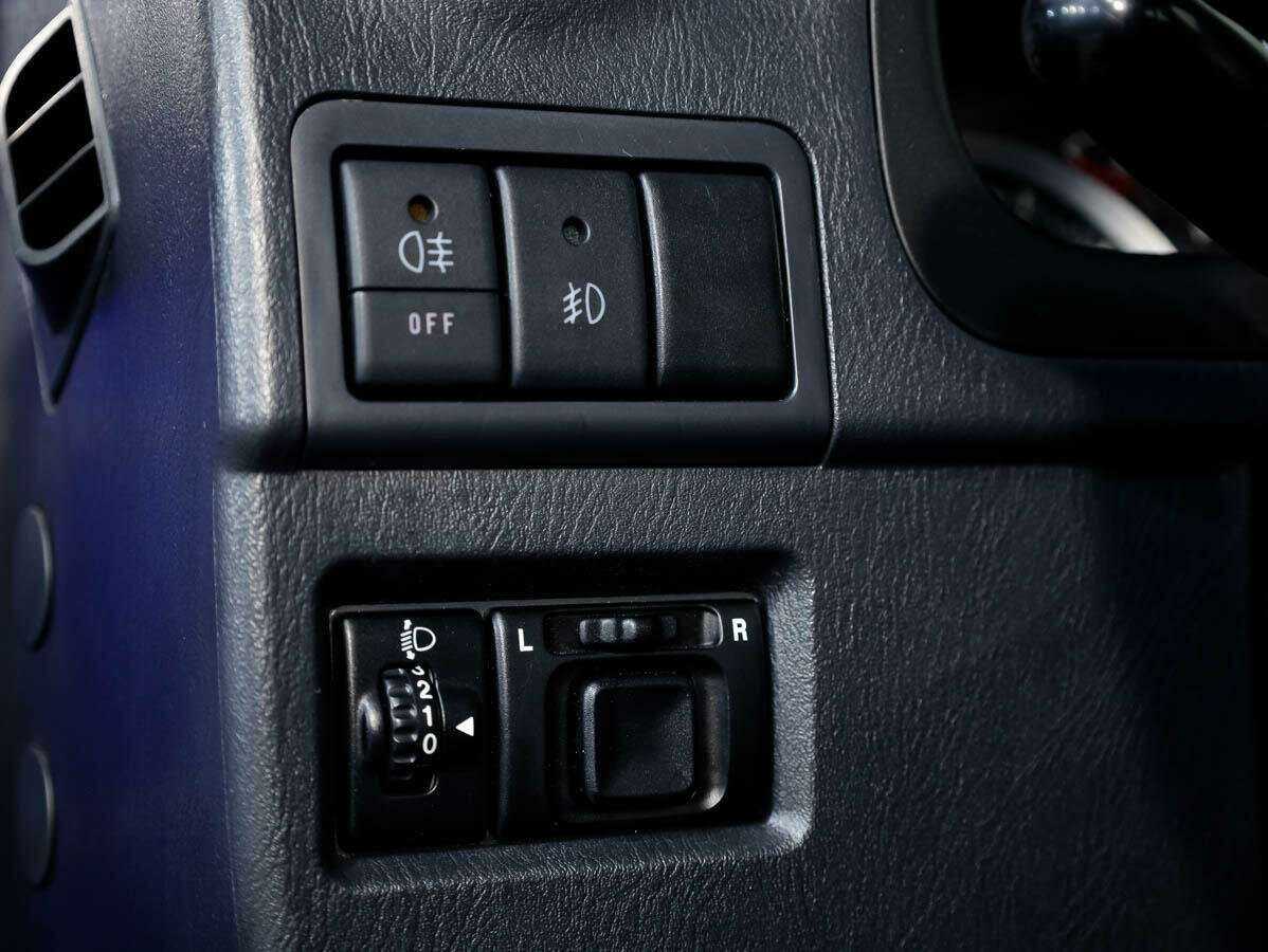 Suzuki Jimny с пробегом — 2008 год. Фото: #12