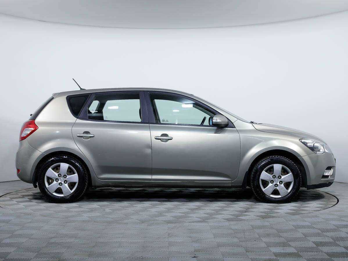 Kia Ceed с пробегом — 2011 год. Фото: #2