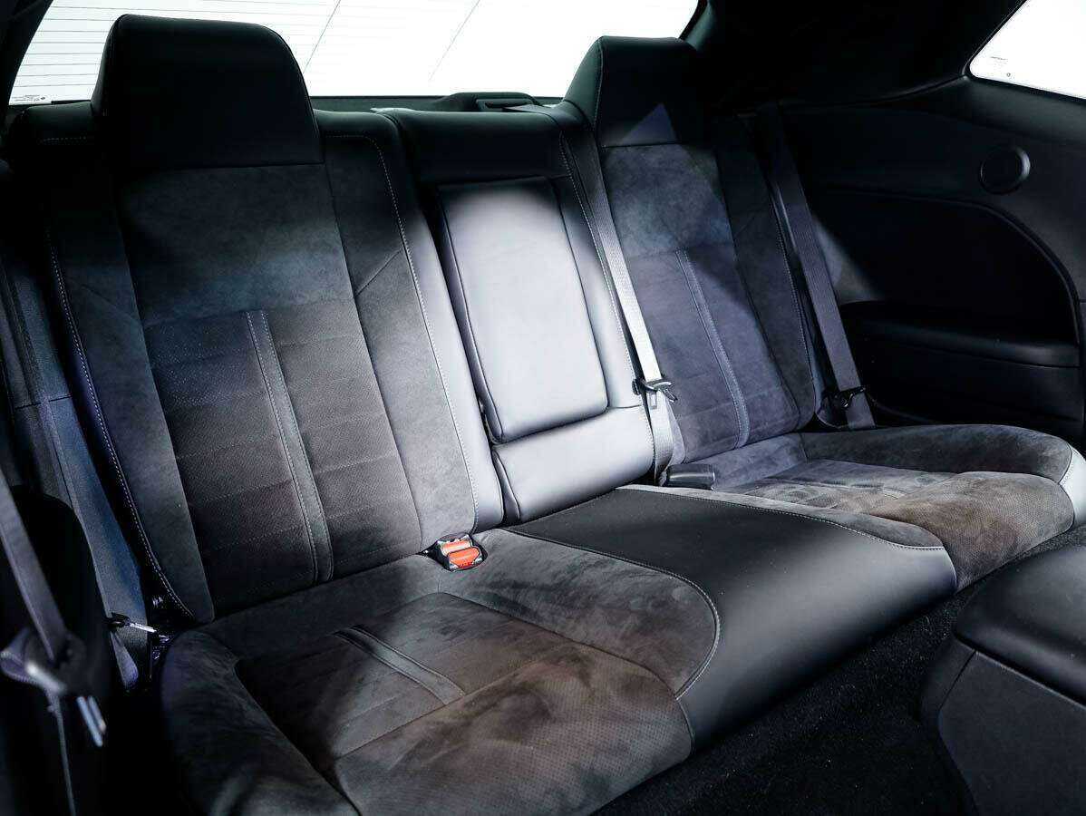 Dodge Challenger с пробегом — 2020 год. Фото: #12