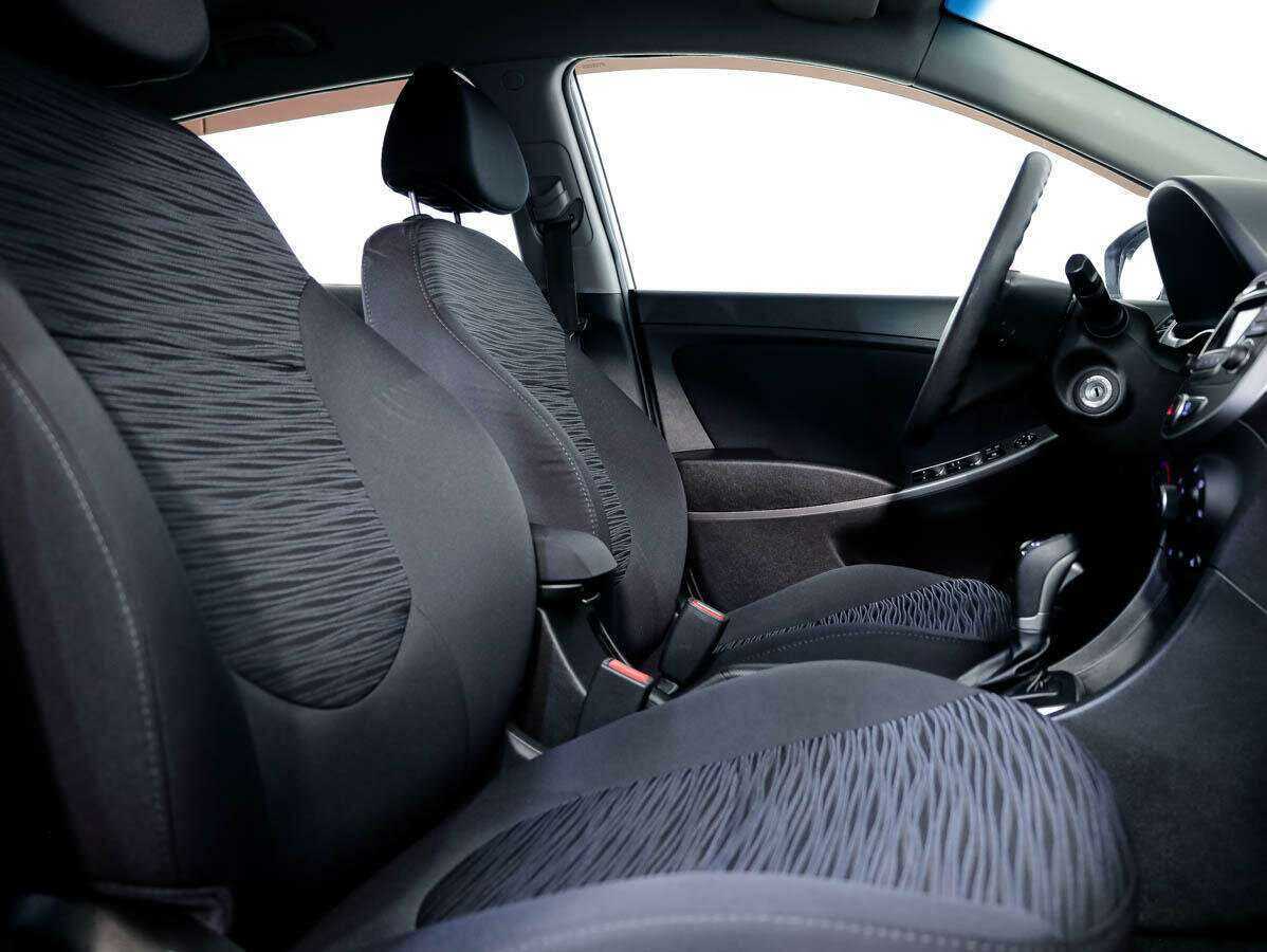 Hyundai Solaris с пробегом — 2015 год. Фото: #11