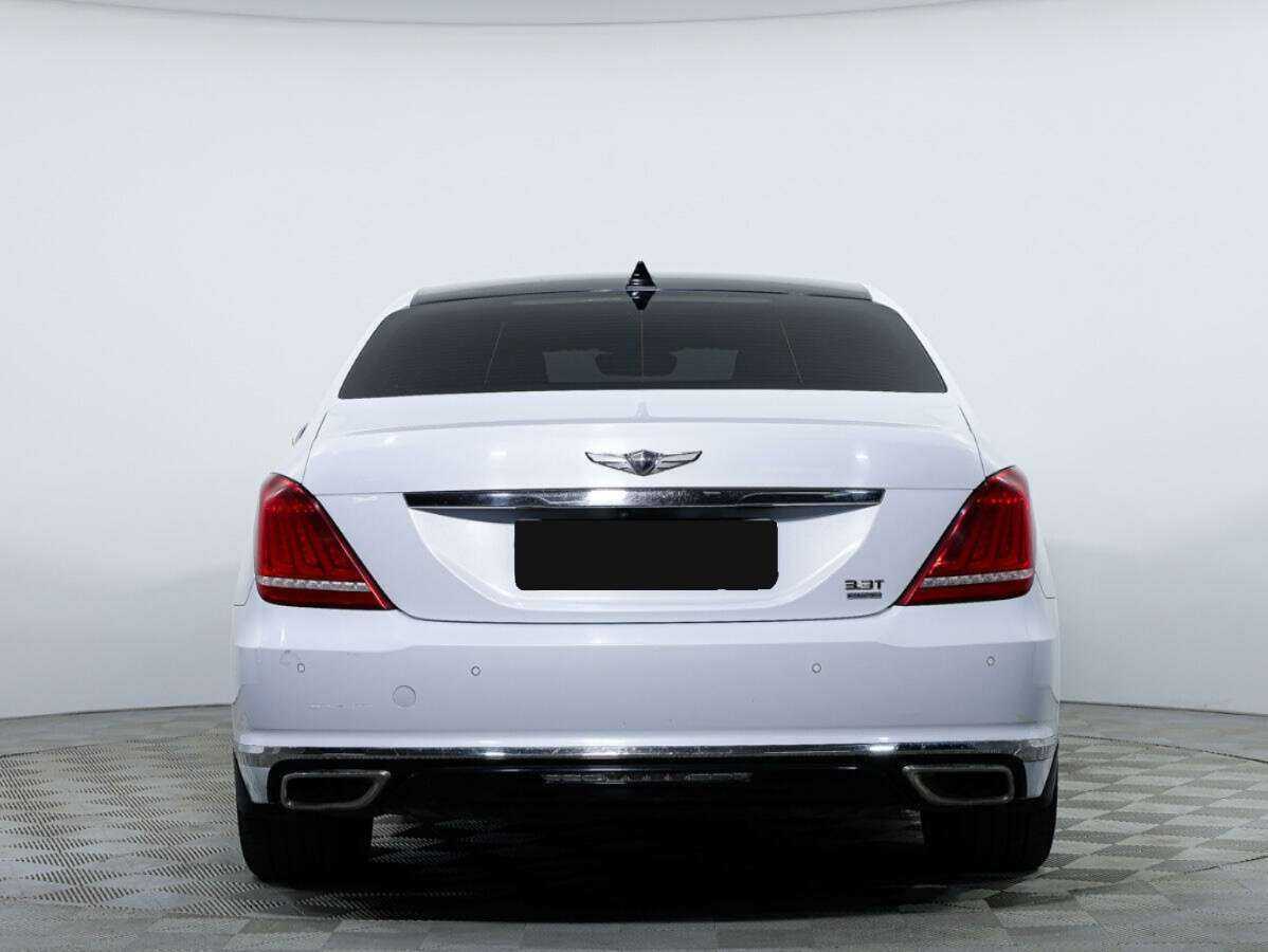 Genesis G90 с пробегом — 2016 год. Фото: #3