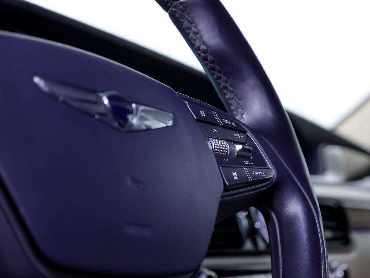 Genesis G90 с пробегом — 2016 год. Фото: #9