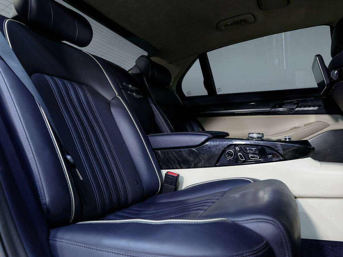 Genesis G90 с пробегом — 2016 год. Фото: #11