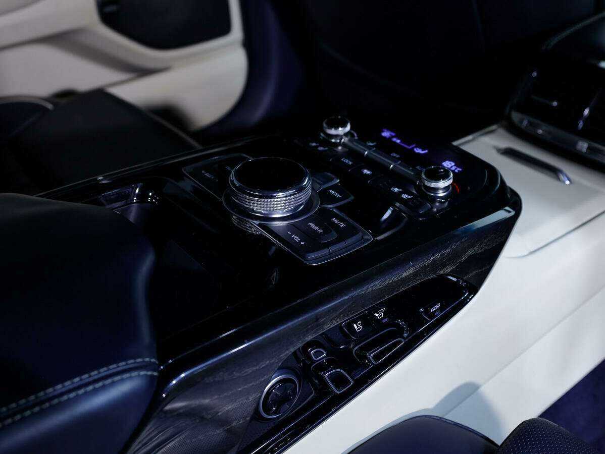 Genesis G90 с пробегом — 2016 год. Фото: #12