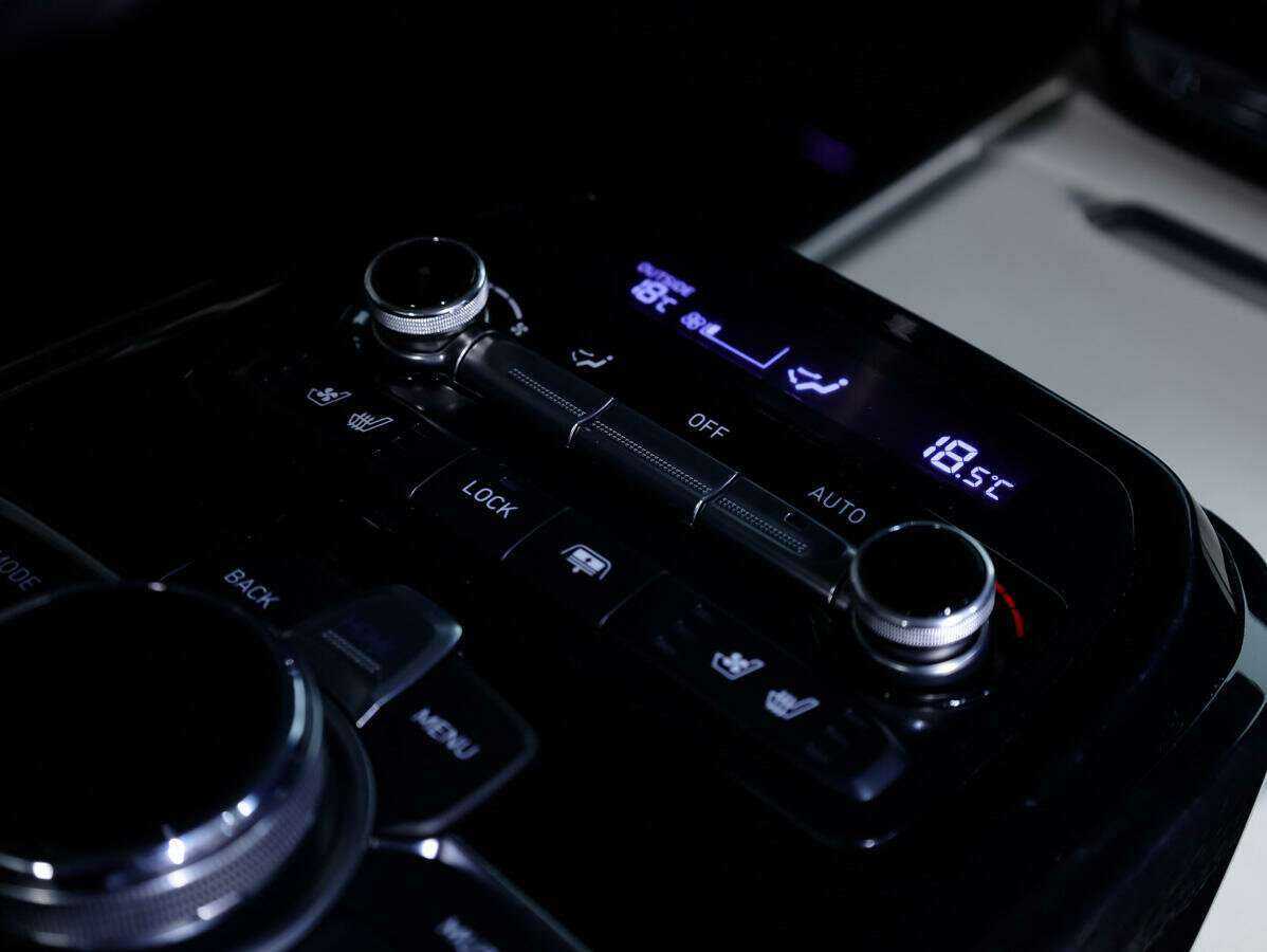 Genesis G90 с пробегом — 2016 год. Фото: #13