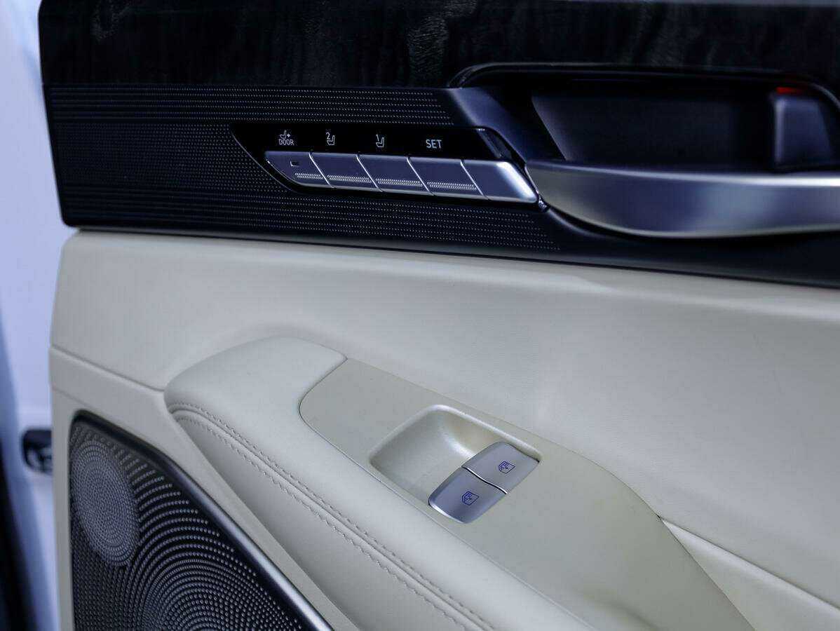 Genesis G90 с пробегом — 2016 год. Фото: #26