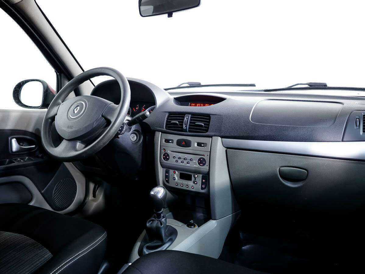 Renault Symbol с пробегом — 2008 год. Фото: #7