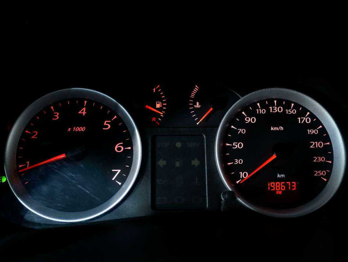 Renault Symbol с пробегом — 2008 год. Фото: #9