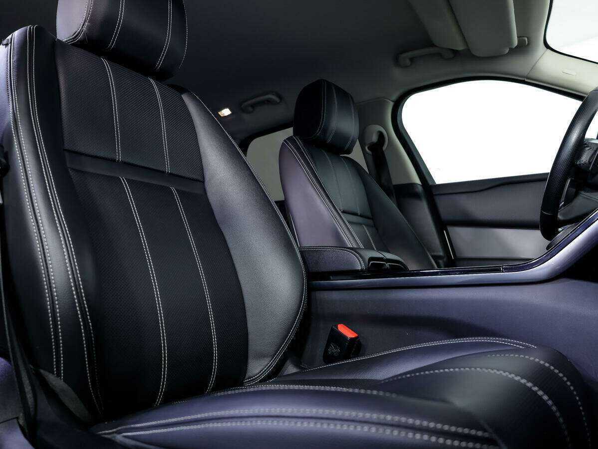 Land Rover Range Rover Velar с пробегом — 2018 год. Фото: #9