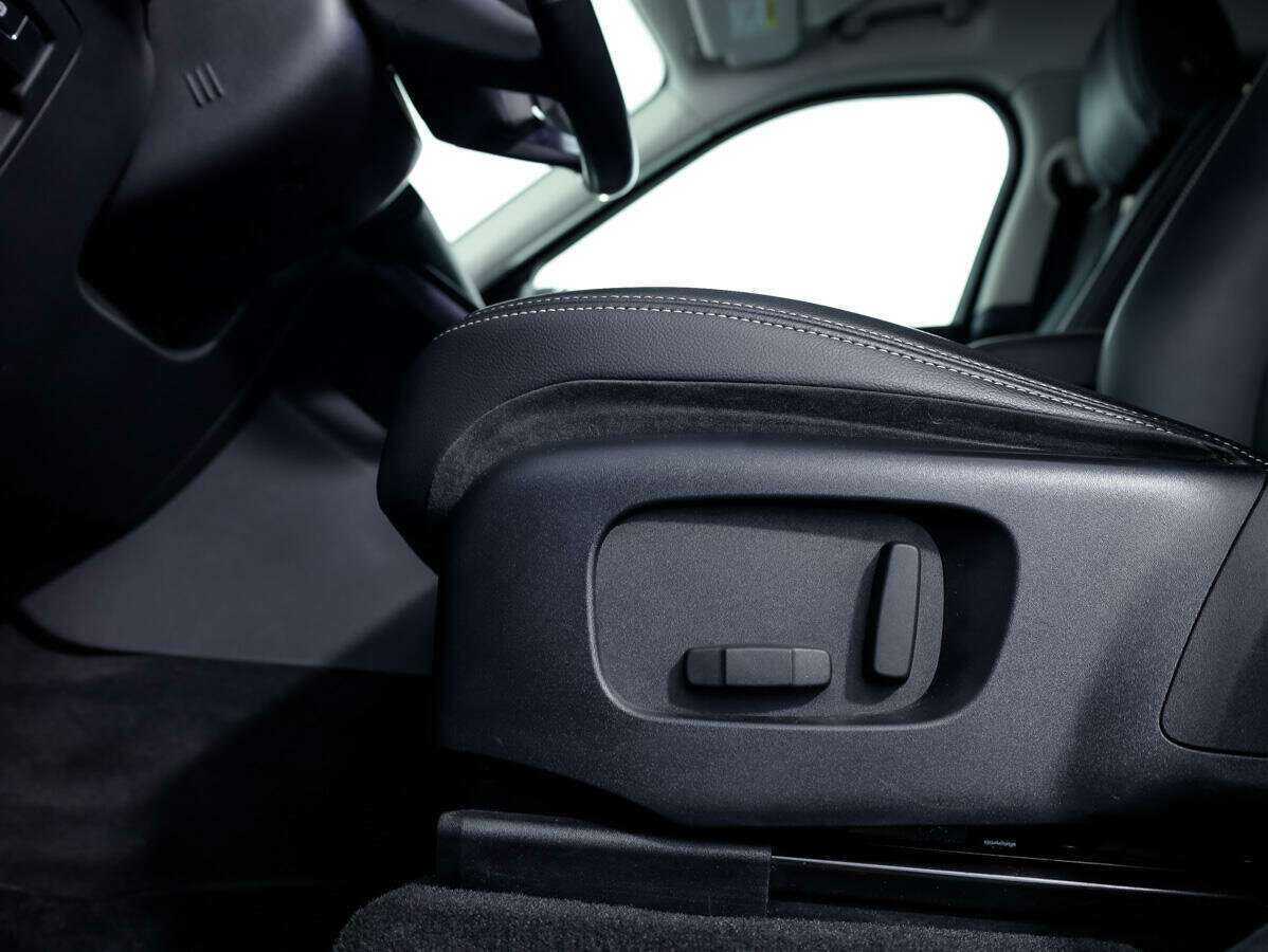 Land Rover Range Rover Velar с пробегом — 2018 год. Фото: #11