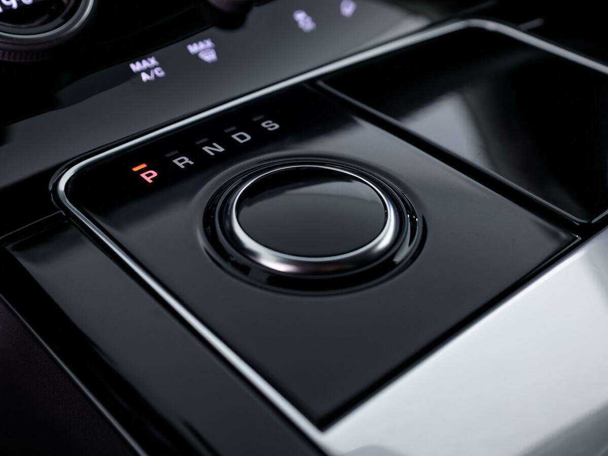 Land Rover Range Rover Velar с пробегом — 2018 год. Фото: #15