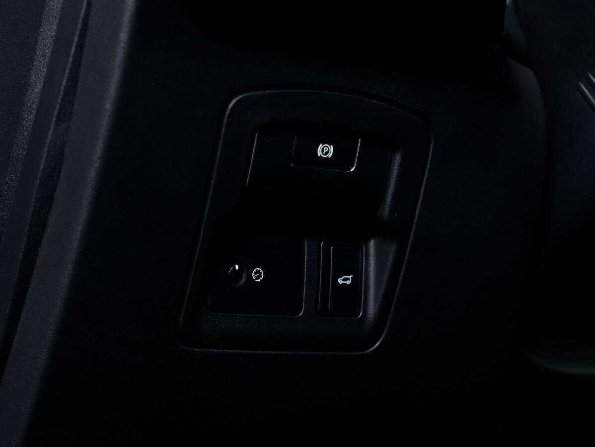 Land Rover Range Rover Velar с пробегом — 2018 год. Фото: #19