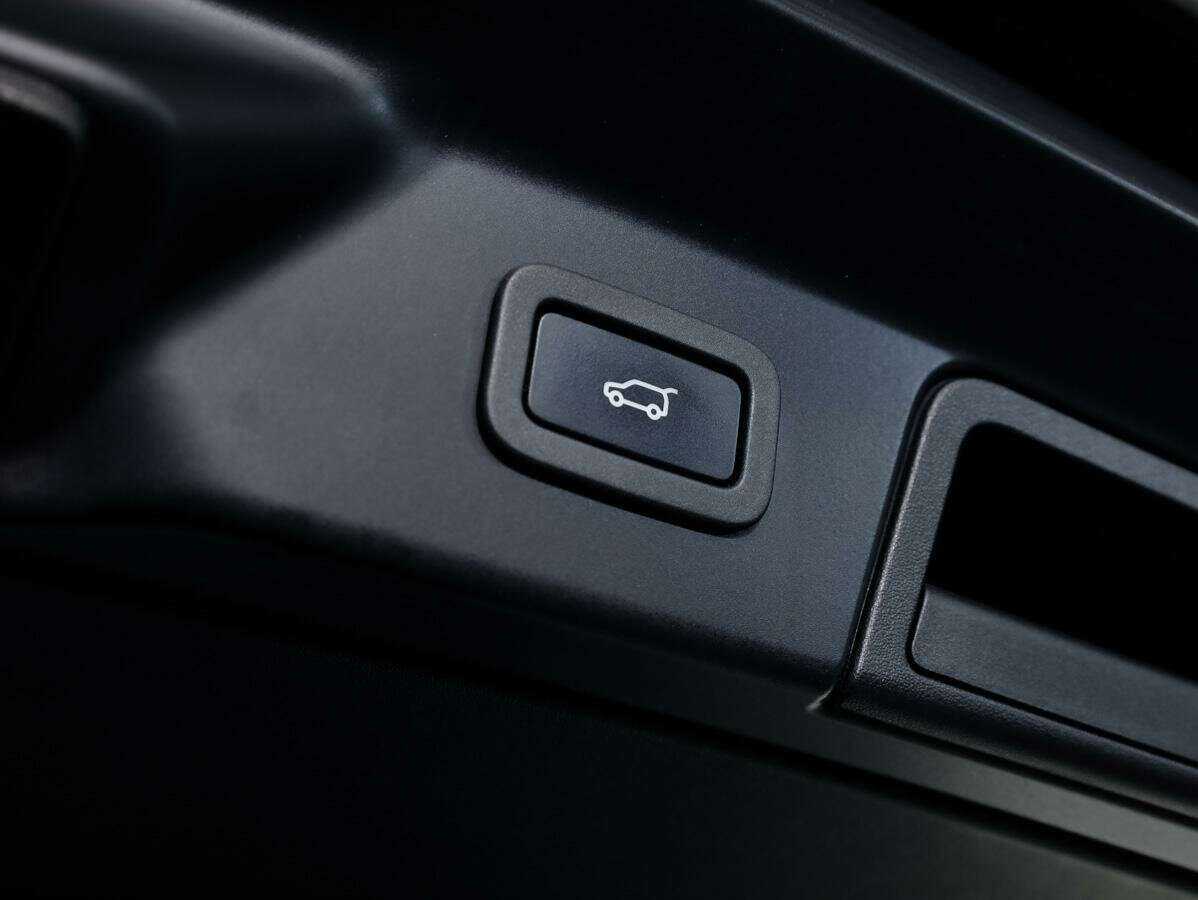 Land Rover Range Rover Velar с пробегом — 2018 год. Фото: #22