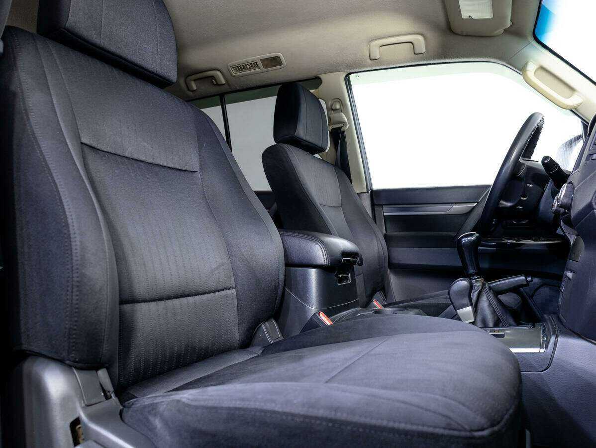 Mitsubishi Pajero с пробегом — 2013 год. Фото: #9