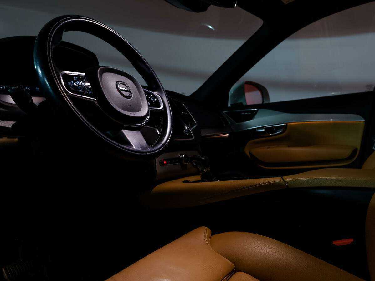 Volvo XC90 с пробегом — 2016 год. Фото: #23