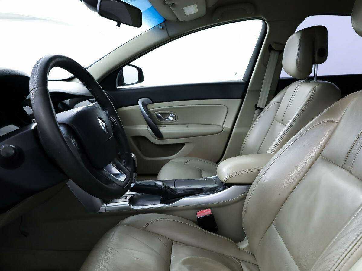 Renault Latitude с пробегом — 2011 год. Фото: #6