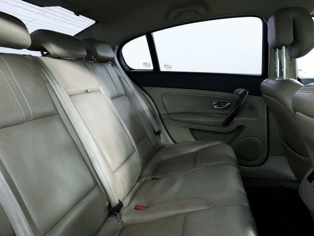 Renault Latitude с пробегом — 2011 год. Фото: #8