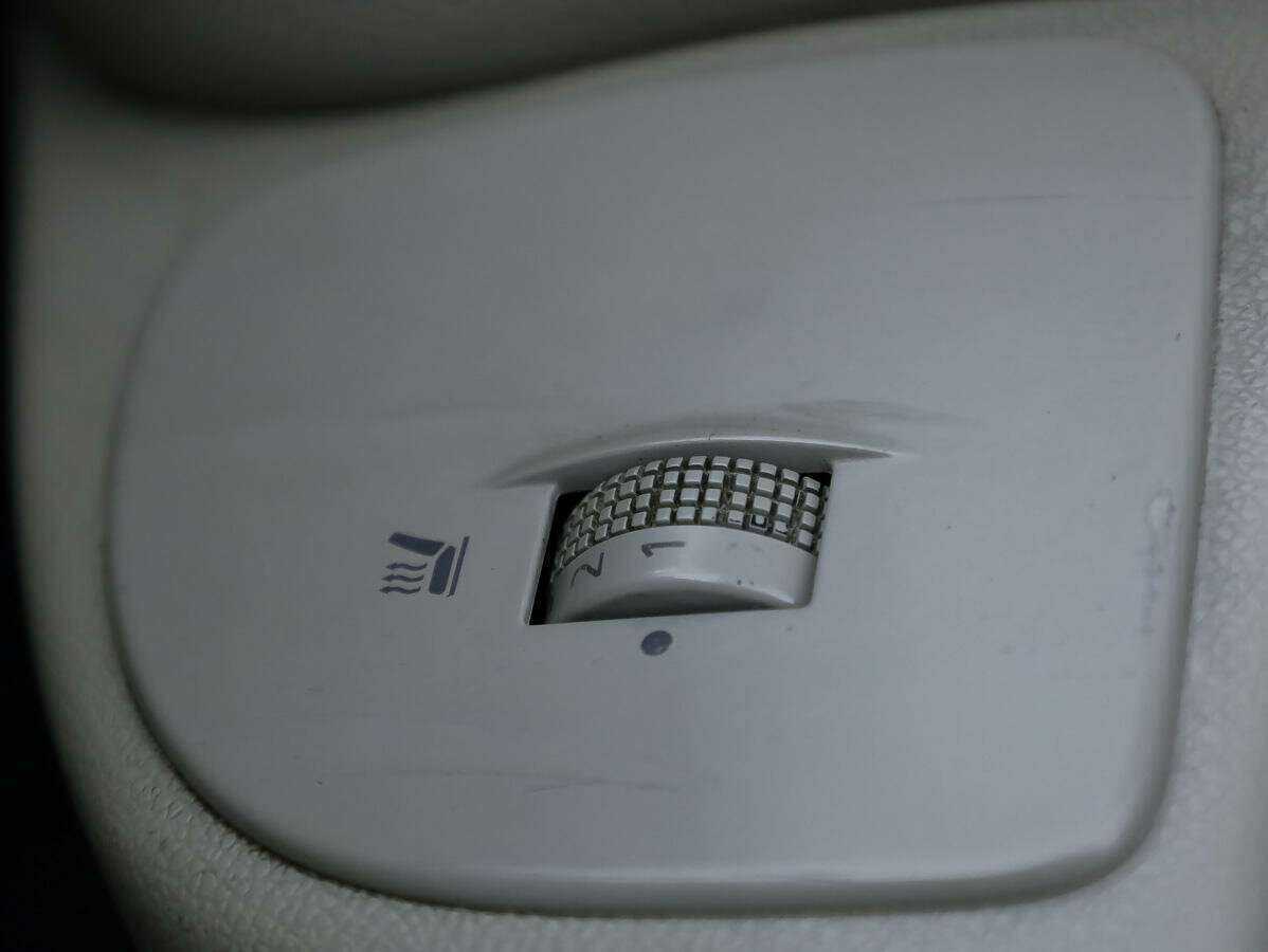 Renault Latitude с пробегом — 2011 год. Фото: #9